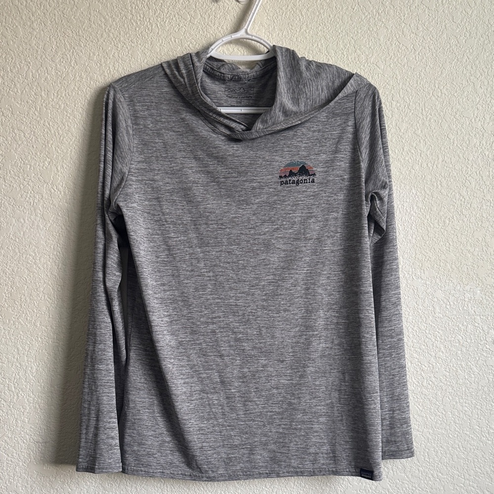 Men’s Patagonia Capilene Heather Gray Long Sleeve Top medium